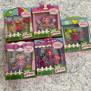 Selling 5 brand new mini Lalaloopsy dolls